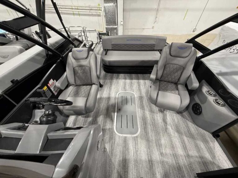 2026 Bennington 25LTSB - Blackout US-ETWS9076J526 [photo 9]